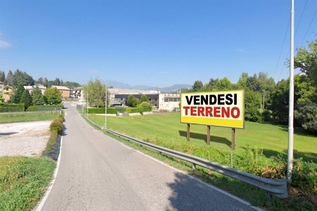villa in vendita a Nibionno in zona Mongodio