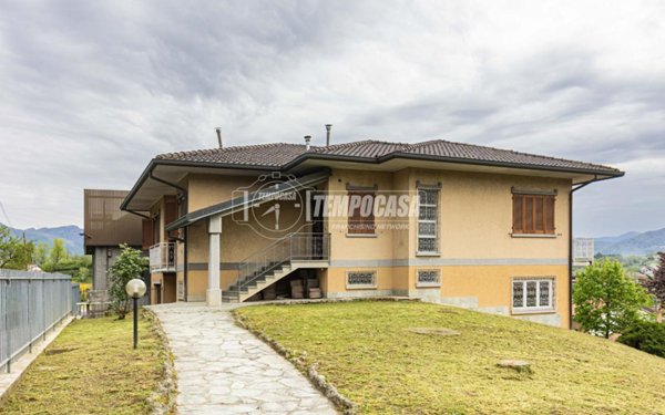 casa indipendente in vendita a Nibionno in zona Tabiago