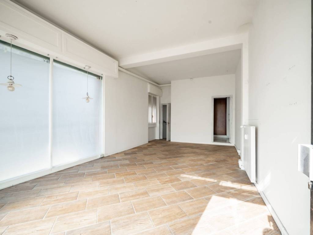 negozio in vendita a Nibionno in zona Tabiago