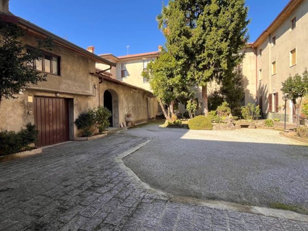 casa indipendente in vendita a Nibionno in zona Tabiago