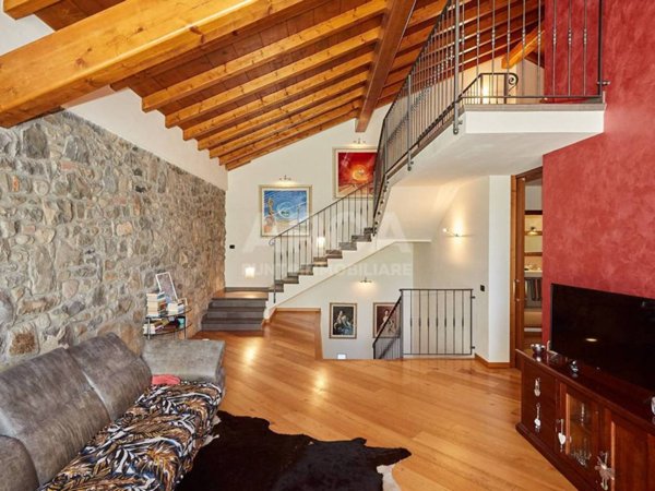 casa indipendente in vendita ad Oggiono