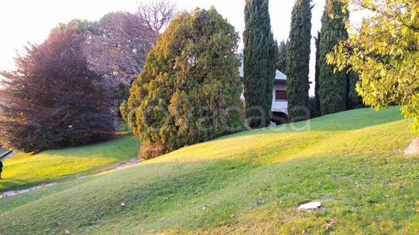casa indipendente in vendita ad Oggiono