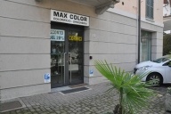 negozio in vendita ad Oggiono