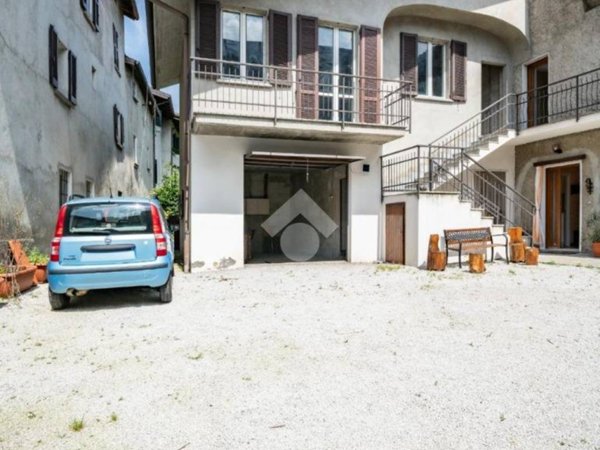 appartamento in vendita ad Oggiono