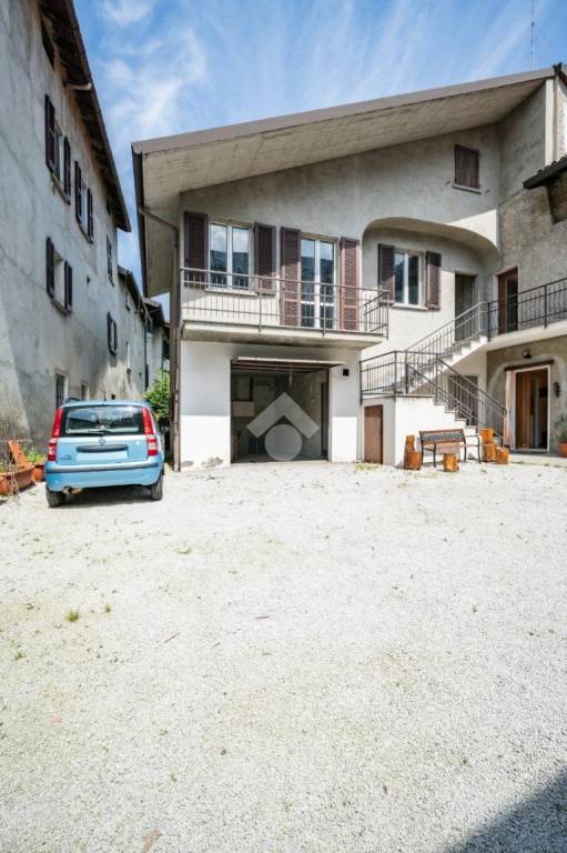 appartamento in vendita ad Oggiono