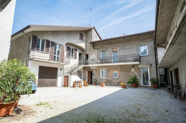 casa indipendente in vendita ad Oggiono