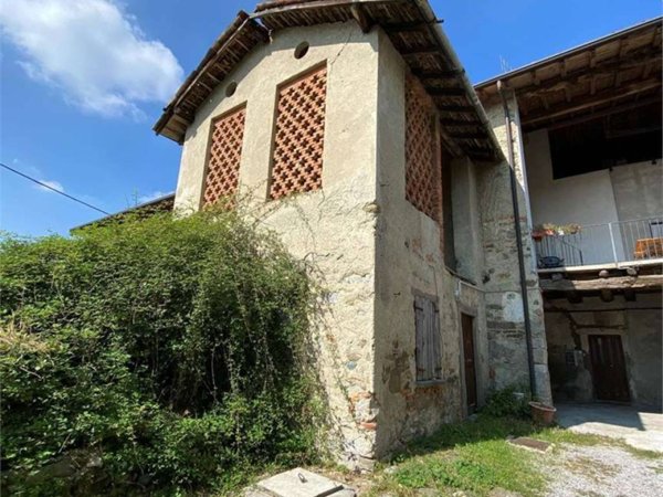 casa indipendente in vendita ad Oggiono