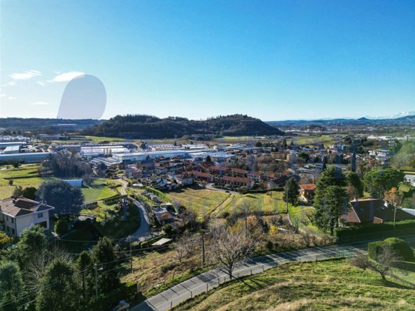 terreno agricolo in vendita ad Oggiono