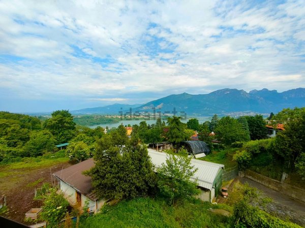 casa indipendente in vendita ad Oggiono in zona Imberido