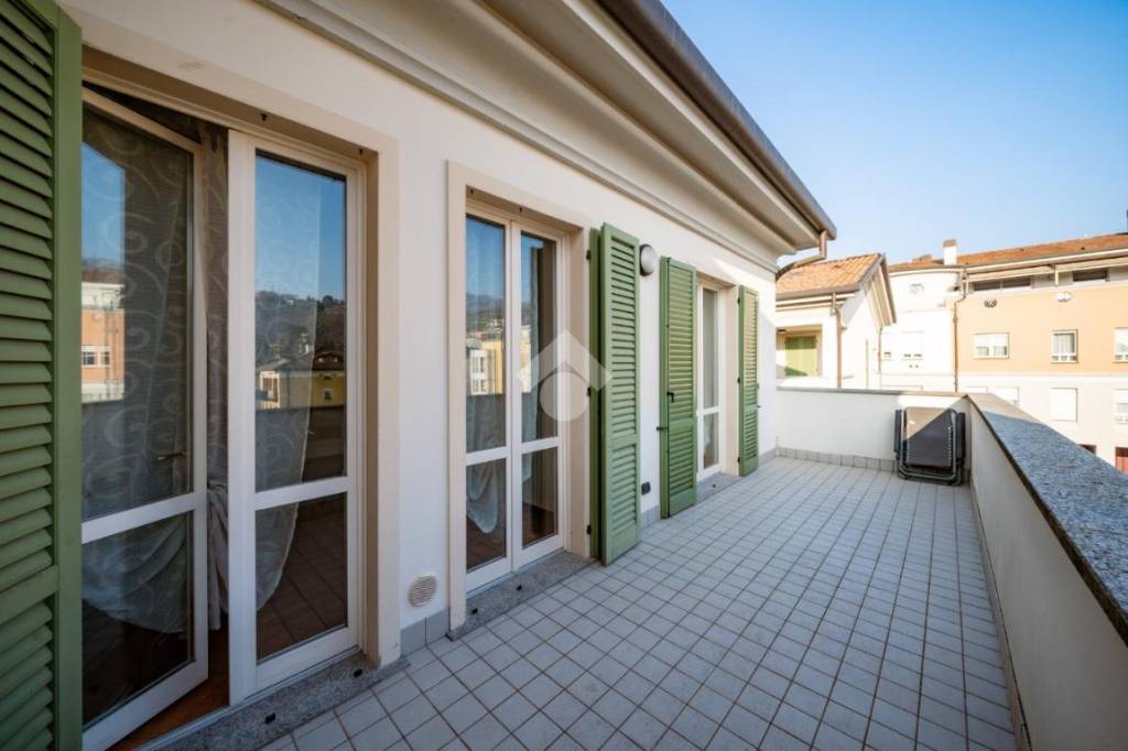 appartamento in vendita ad Oggiono