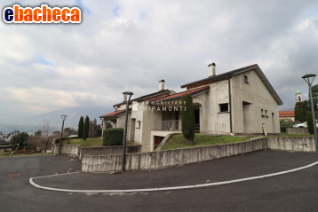 casa indipendente in vendita ad Oggiono