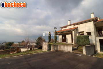 casa indipendente in vendita ad Oggiono