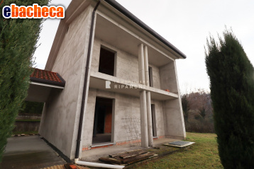 appartamento in vendita ad Oggiono