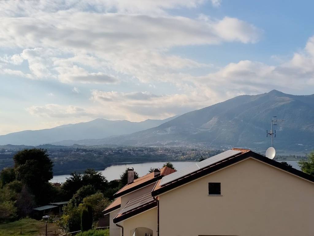 casa indipendente in vendita ad Oggiono