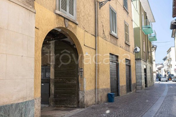 appartamento in vendita ad Oggiono