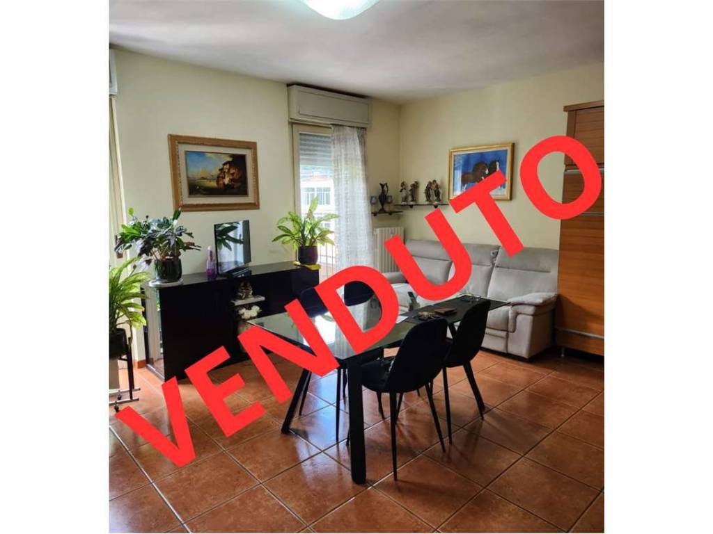 appartamento in vendita ad Oggiono
