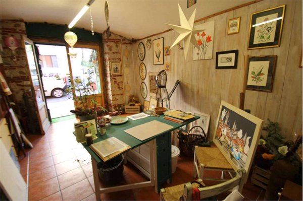 negozio in vendita ad Oggiono