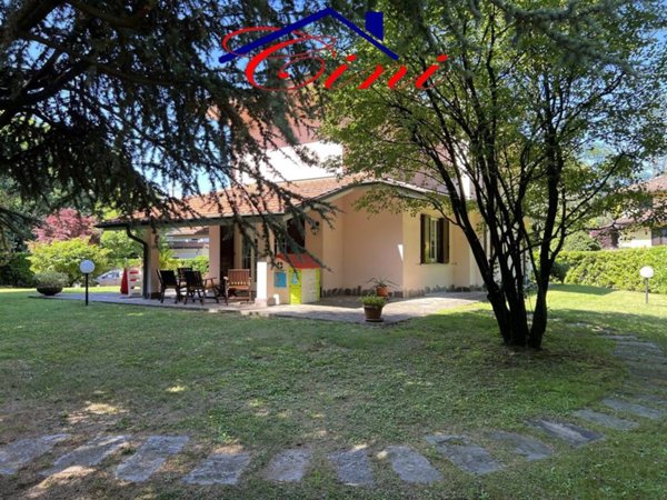 casa indipendente in vendita ad Oggiono