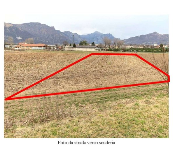 terreno agricolo in vendita ad Oggiono