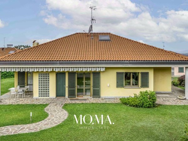 casa indipendente in vendita ad Oggiono