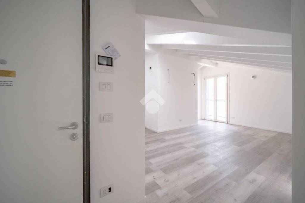 appartamento in vendita ad Oggiono