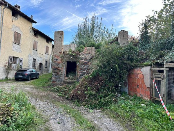 casa indipendente in vendita ad Oggiono