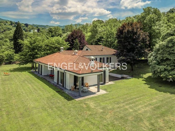 casa indipendente in vendita ad Oggiono