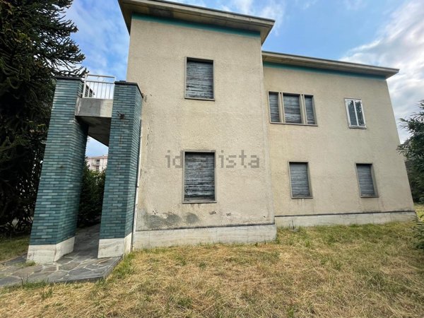casa indipendente in vendita ad Oggiono