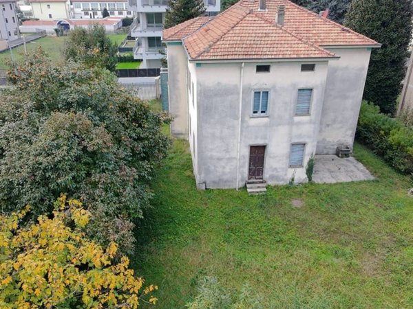 casa indipendente in vendita ad Oggiono