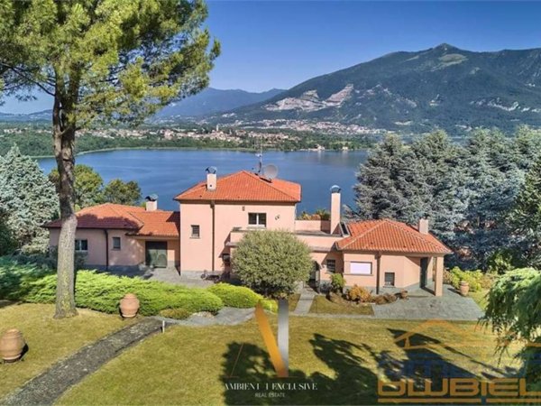 casa indipendente in vendita ad Oggiono in zona Imberido