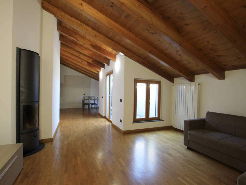 appartamento in vendita ad Oggiono