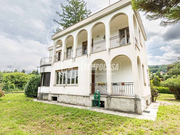 casa indipendente in vendita ad Oggiono