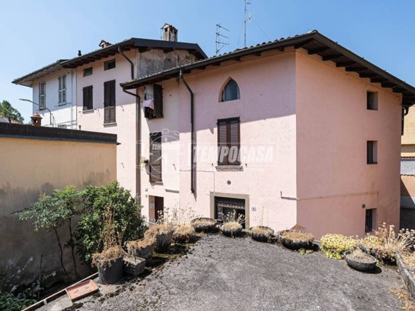 appartamento in vendita ad Oggiono