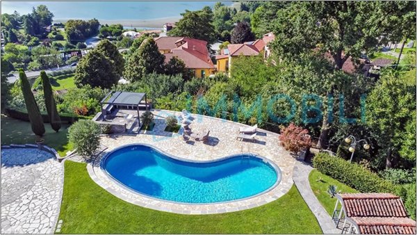 casa indipendente in vendita ad Oggiono in zona Imberido