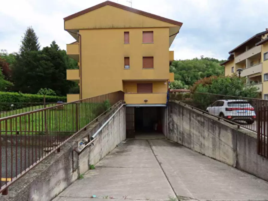 locale di sgombero in vendita ad Oggiono