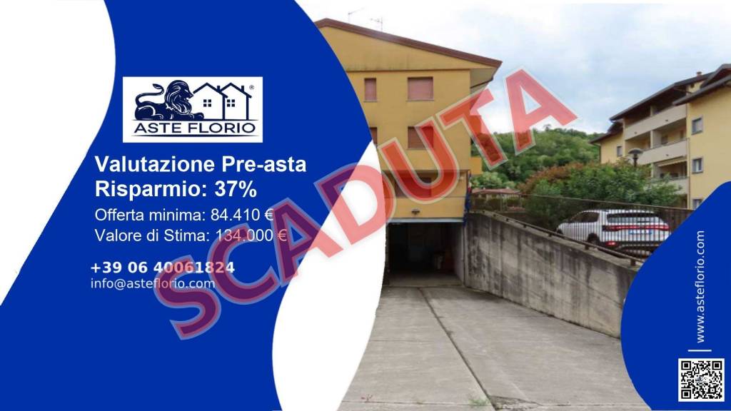 locale commerciale in vendita ad Oggiono