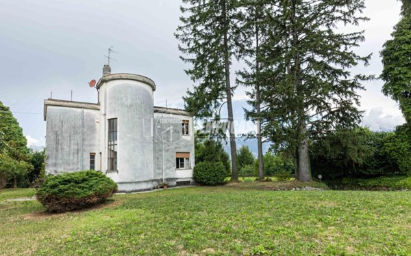 casa indipendente in vendita ad Oggiono