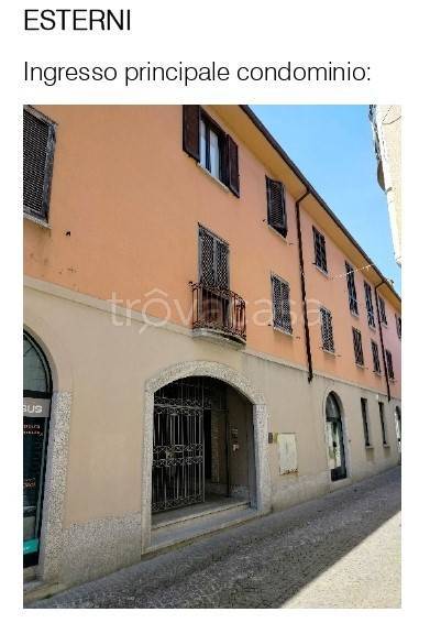 negozio in vendita ad Oggiono