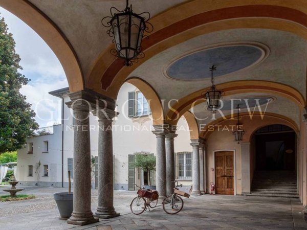 negozio in vendita ad Oggiono