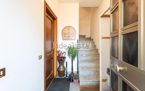 casa semindipendente in vendita ad Oggiono