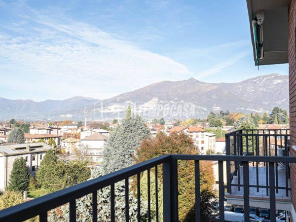 appartamento in vendita ad Oggiono