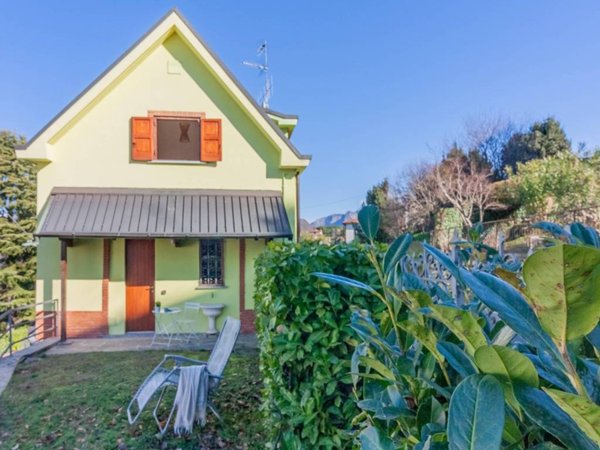 casa indipendente in vendita ad Oggiono in zona Imberido