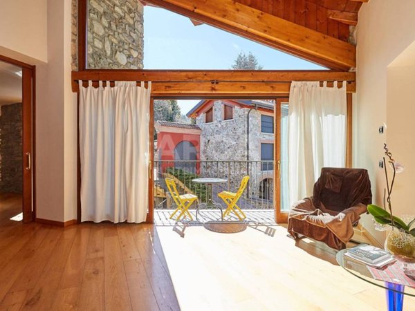 casa indipendente in vendita ad Oggiono