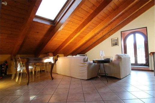 appartamento in vendita ad Oggiono