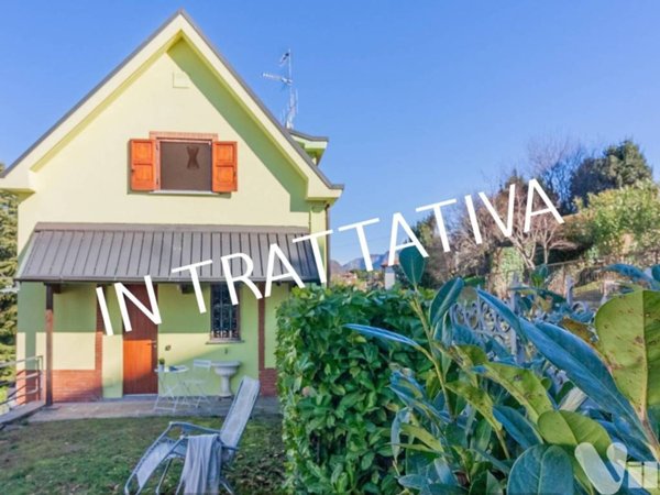 casa indipendente in vendita ad Oggiono in zona Imberido