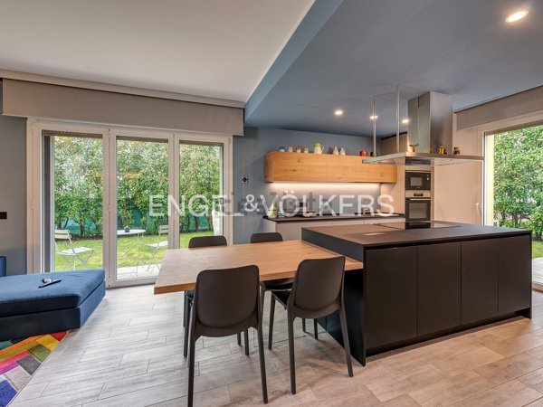 casa indipendente in vendita ad Oggiono