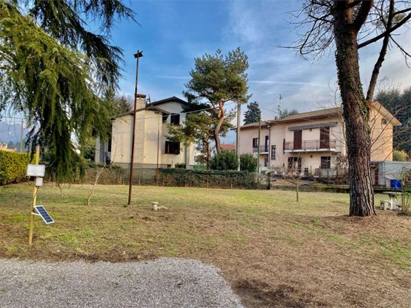 terreno edificabile in vendita ad Oggiono