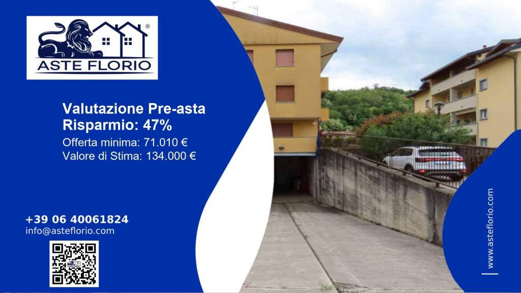 locale commerciale in vendita ad Oggiono