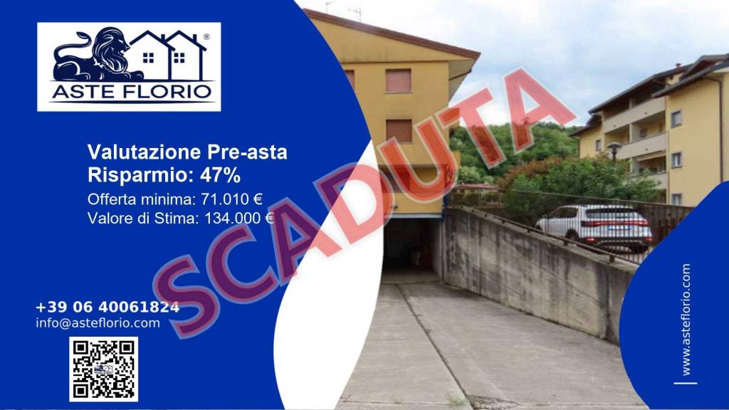 locale commerciale in vendita ad Oggiono