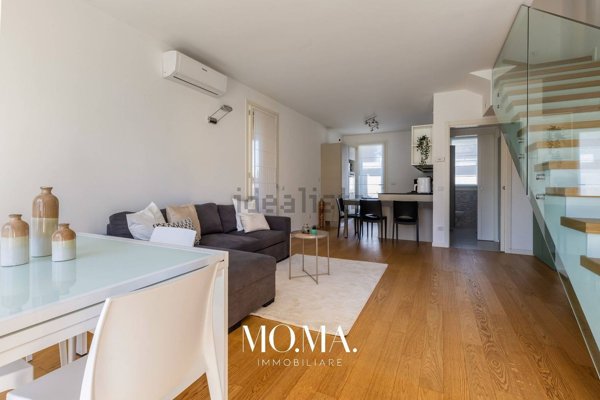 casa indipendente in vendita ad Oggiono